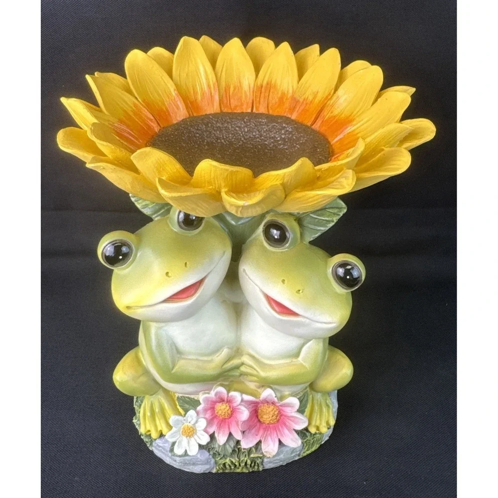 Decorative Whimsical Frogs Under Sunflower Statue/Decor/Small Birdfeeder